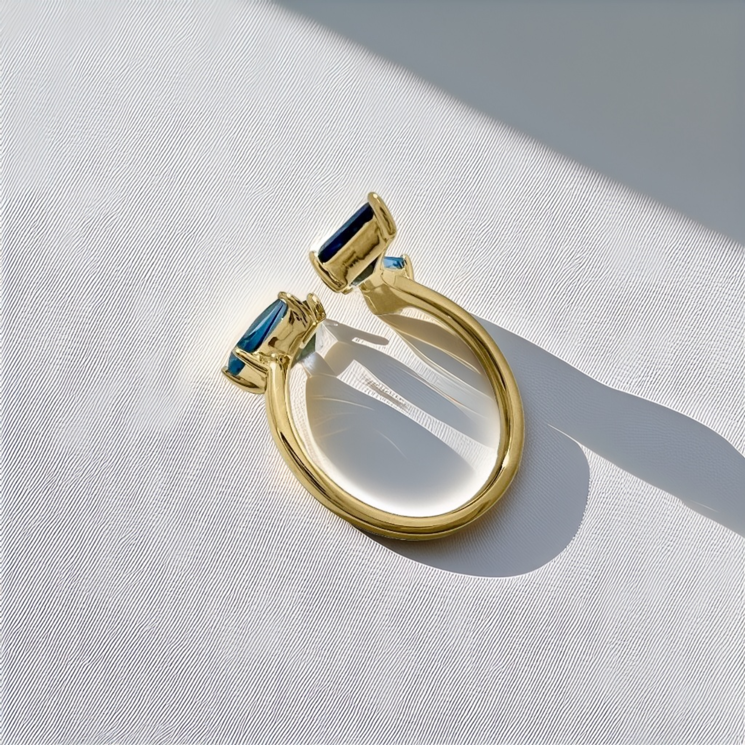 La Ciudadela | Kite-Shaped London Blue Topaz Ring