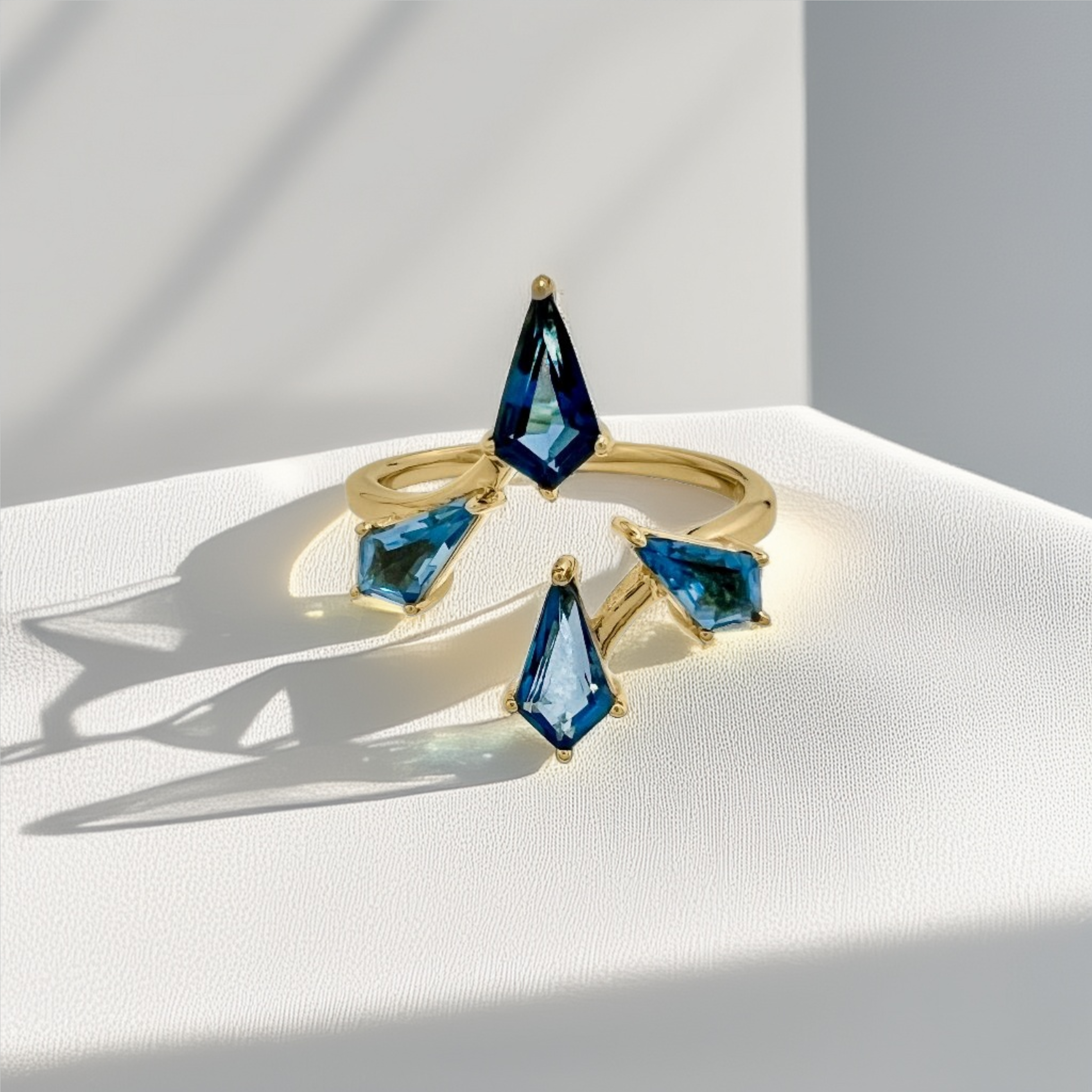 La Ciudadela | Kite-Shaped London Blue Topaz Ring