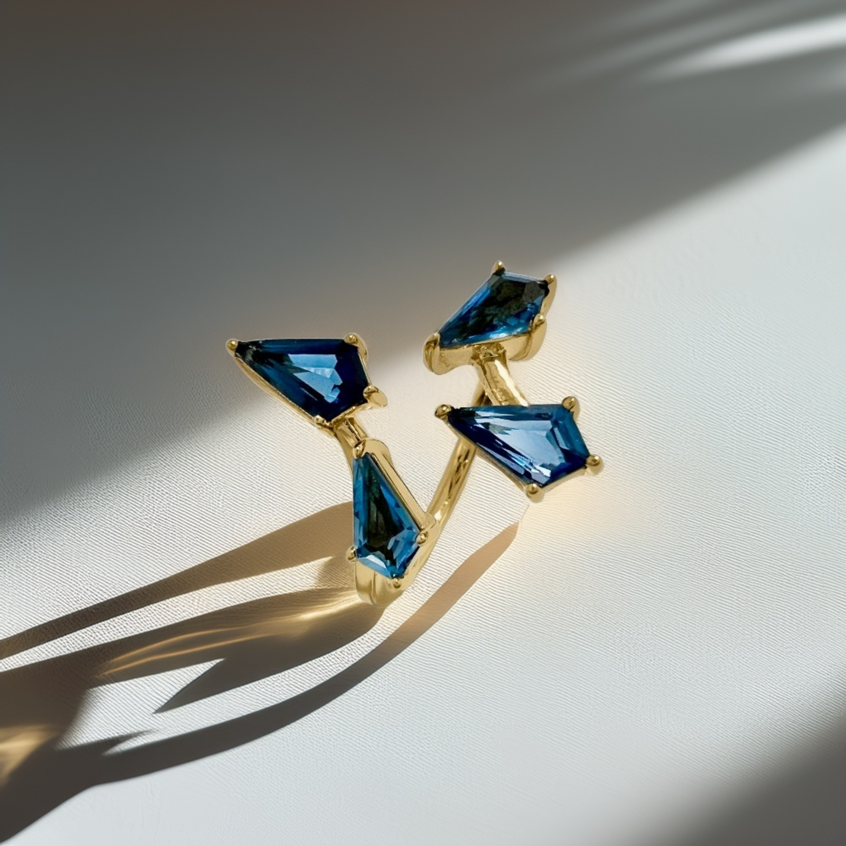 La Ciudadela | Kite-Shaped London Blue Topaz Ring