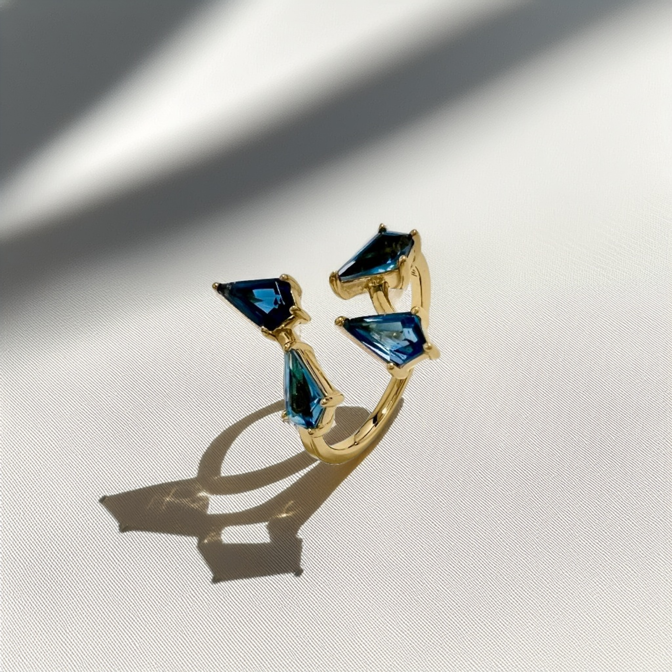 La Ciudadela | Kite-Shaped London Blue Topaz Ring