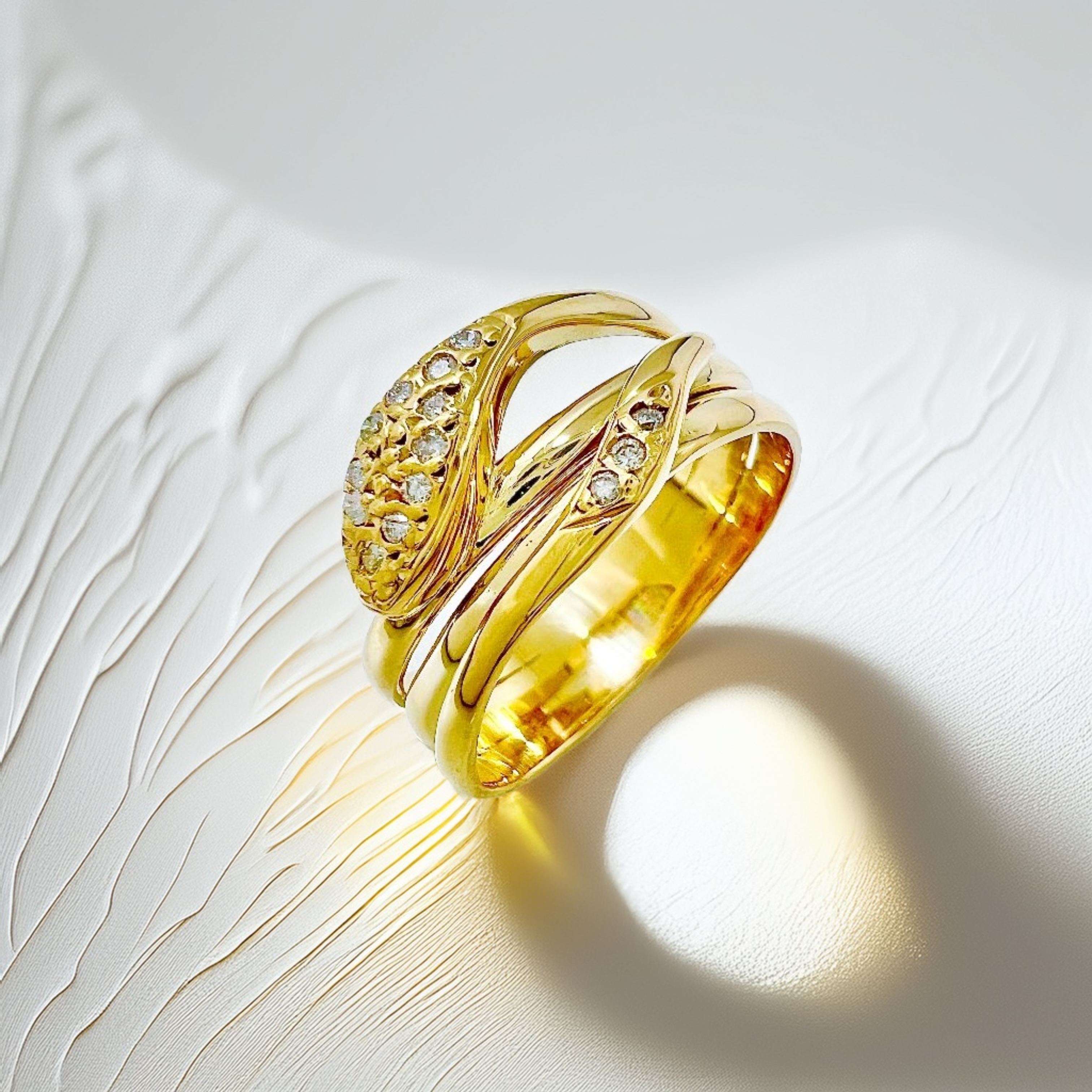 Serpent Diamond Ring 18kt 0.15tcw