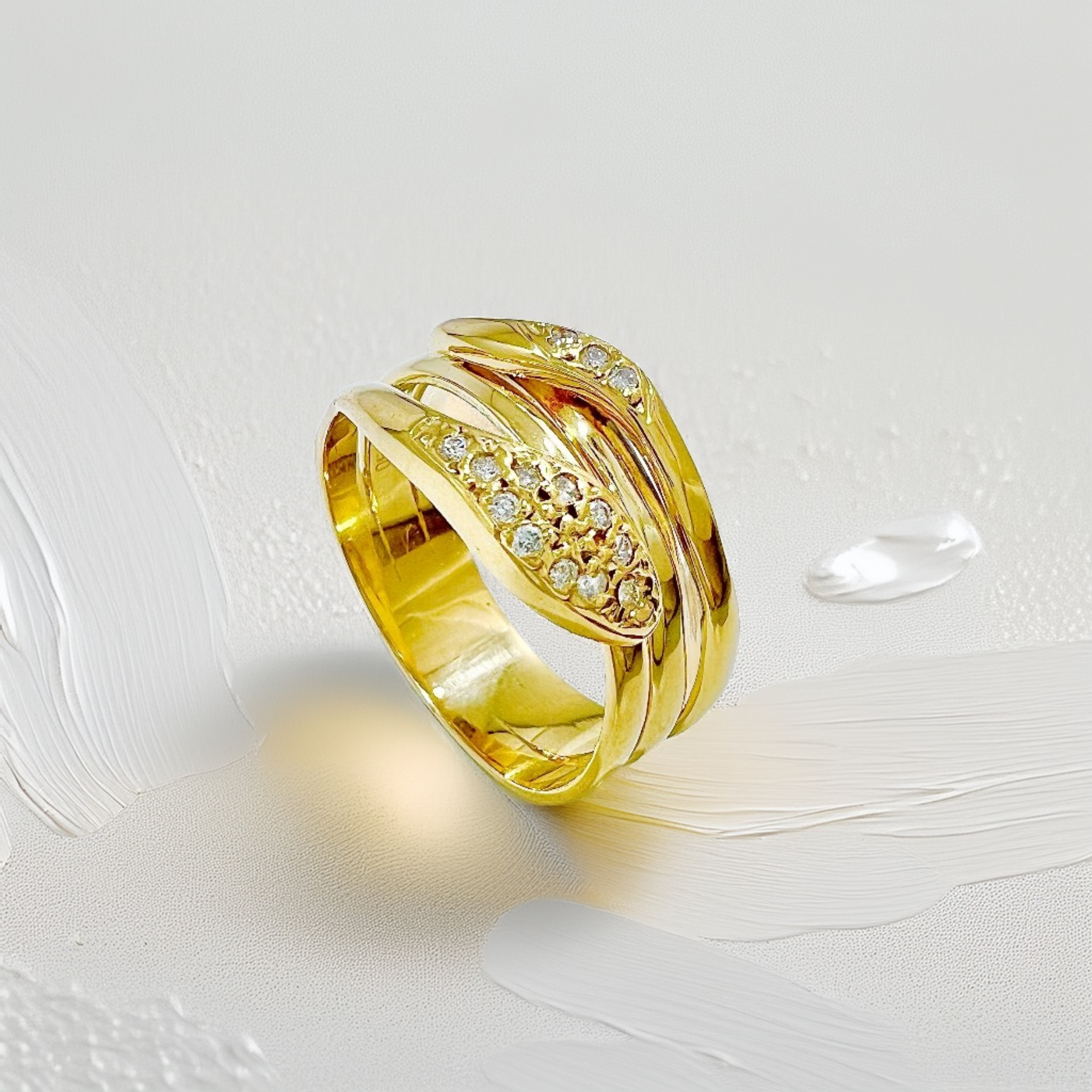 Serpent Diamond Ring 18kt 0.15tcw