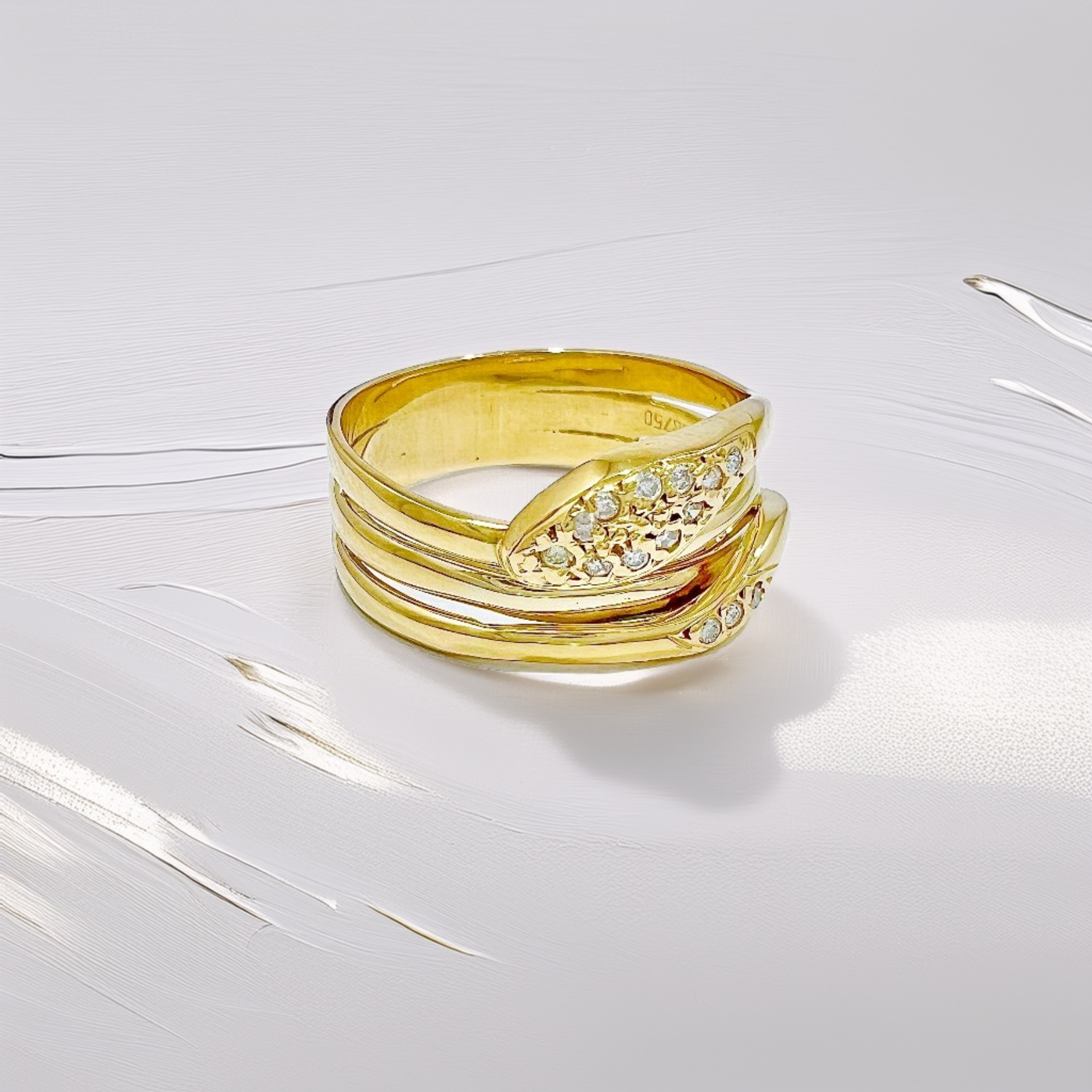 Serpent Diamond Ring 18kt 0.15tcw