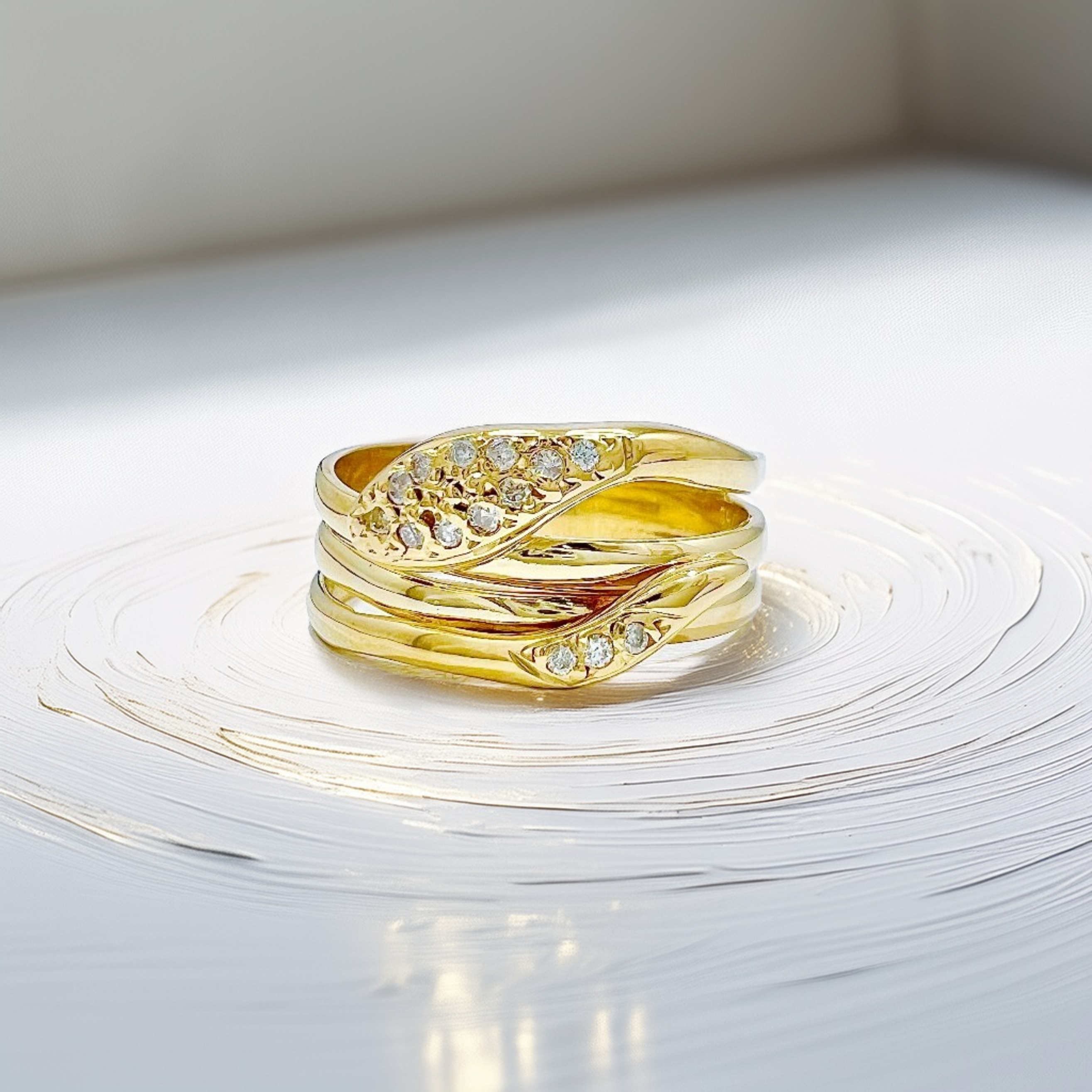 Serpent Diamond Ring 18kt 0.15tcw