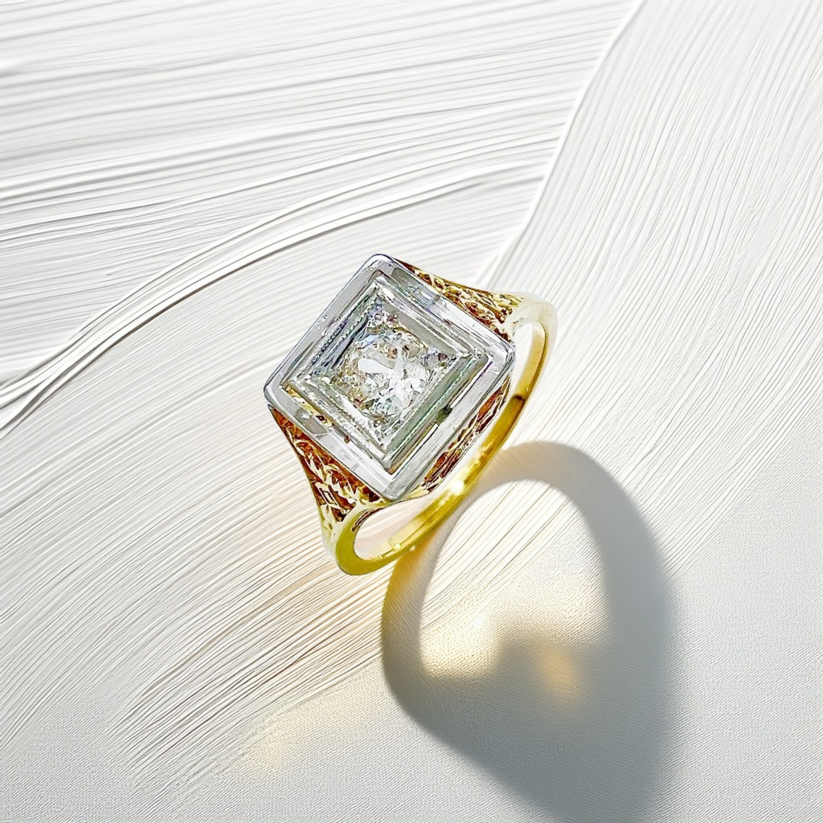 Two-Tone Vintage Diamond Ring 0.10tcw